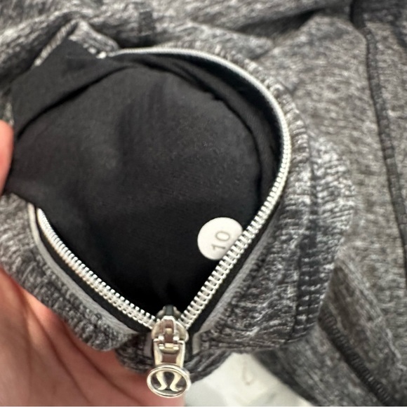 Lululemon Run: Back On Track Pullover Sz 10 Heathered Grey/Black - Picture 6 of 6